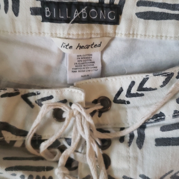 Billabong tribal print shorts - Picture 4 of 4
